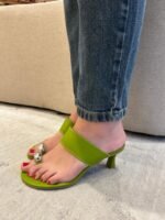 MULE CASUAL DE DEDO METALIZADO