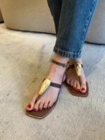 RASTEIRA COM DETALHE DOURADO