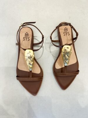 SANDALIA ORGANICA DETALHE DOURADO