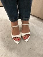 SANDALIA COM SALTO CLASSICO